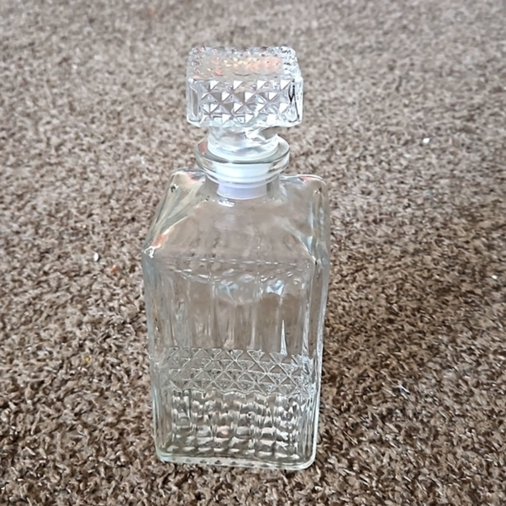 Vintage Crystal Whiskey Decanter‎ with Stopper